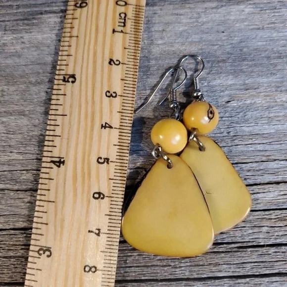 Handcrafted Muted Yellow Peruvian Tagua Nut Slices Round Beads Teardrop Earrings - Picture 6 of 8